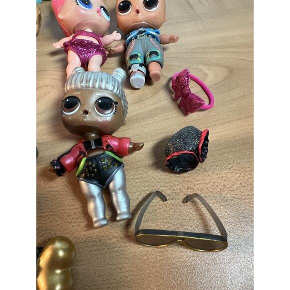 LOL OMG Surprise Mini Dolls Lot With Accessories #T864 - Picture 5 of 12